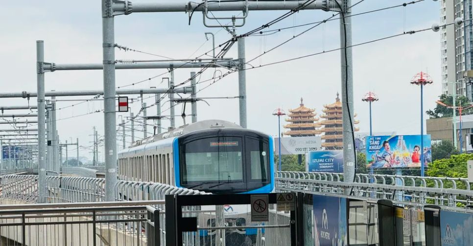Metro số 1 đang được vận hành. Ảnh minh họa: Đình Dư Metro số 1 đang được vận hành. Ảnh minh họa: Đình Dư