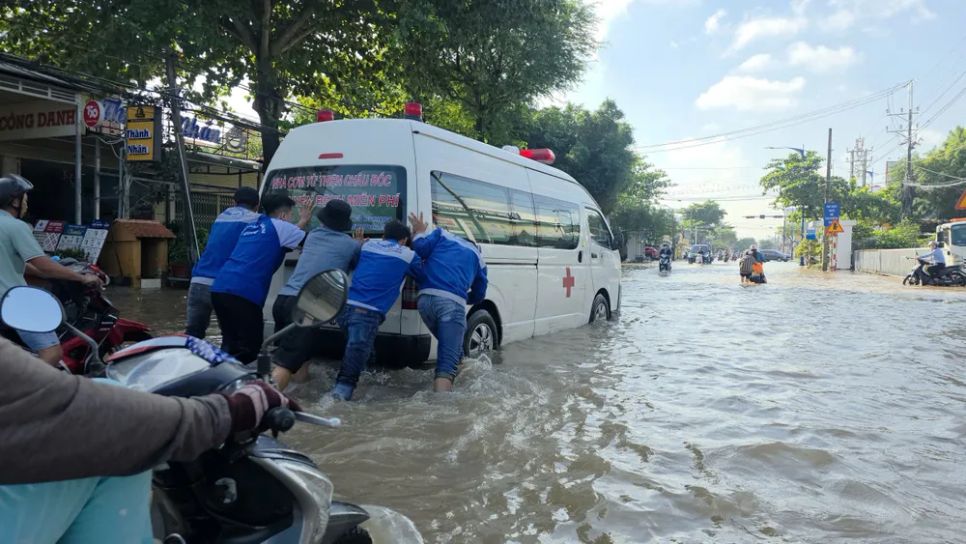 Cần Thơ: Triều cường vượt báo động 3, nhiều nơi ngập nặng Cần Thơ: Triều cường vượt báo động 3, nhiều nơi ngập nặng