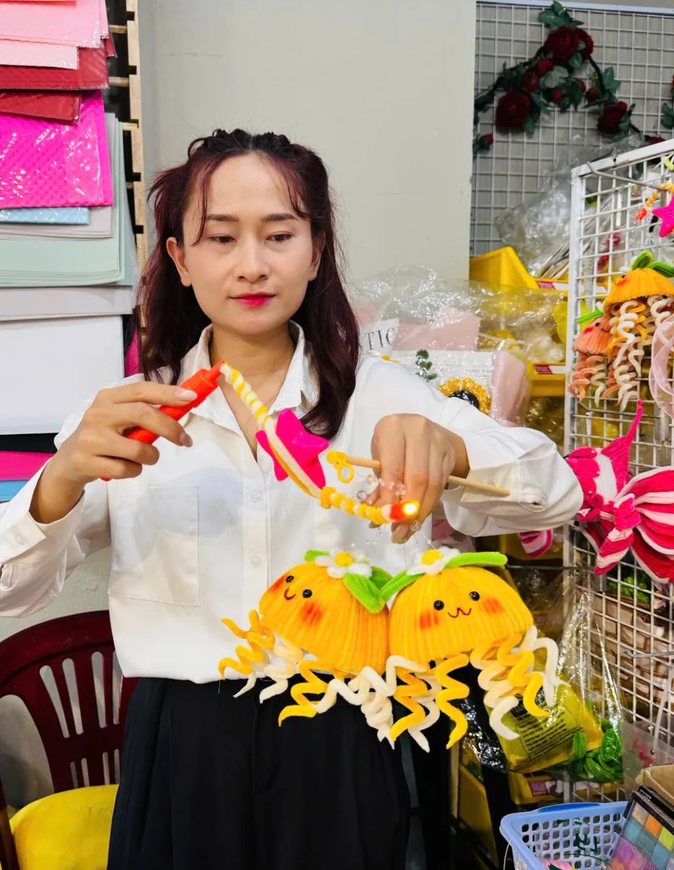 Kẽm nhung được uốn thành chân sứa Kẽm nhung được uốn thành chân sứa