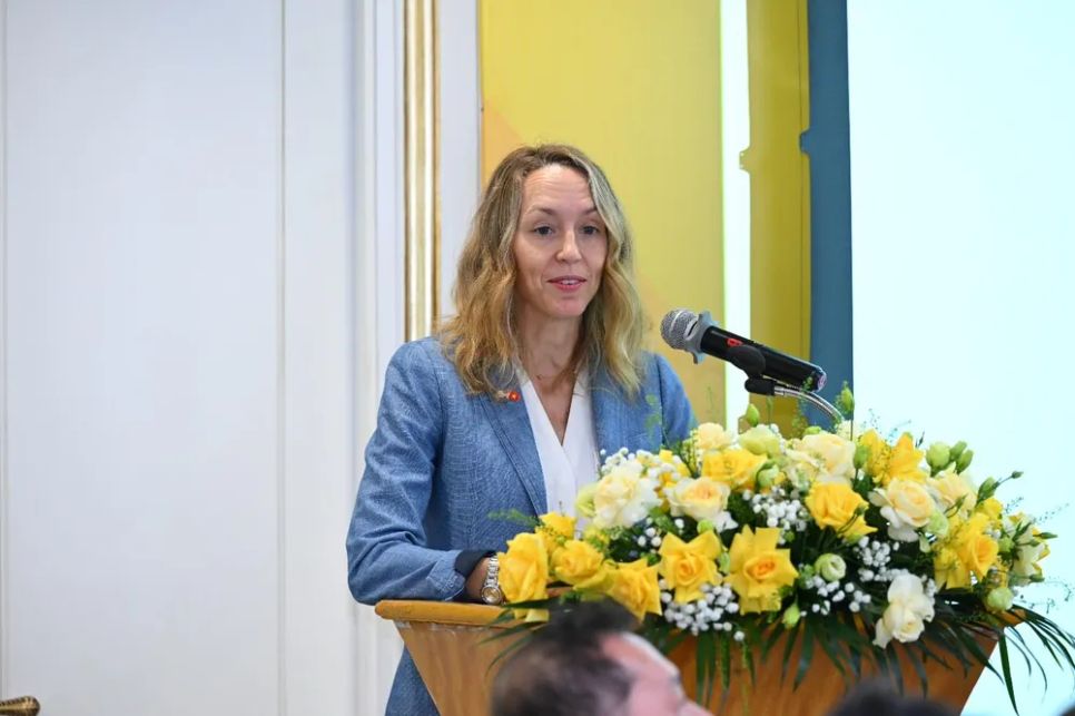 Phó Đại sứ Hoa Kỳ tại Việt Nam Courtney Beale phát biểu tại Tọa đàm. Phó Đại sứ Hoa Kỳ tại Việt Nam Courtney Beale phát biểu tại Tọa đàm.