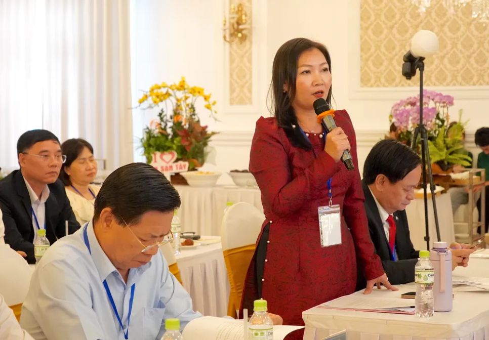 Đại diện doanh nghiệp nêu ý kiến tại hội nghị