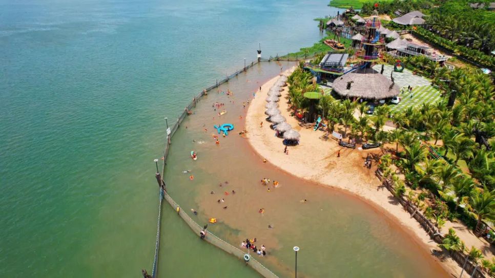 <i>Khu du lịch sinh thái Cồn Én (tỉnh An Giang), một điểm đến hấp dẫn du khách</i> <i>Khu du lịch sinh thái Cồn Én (tỉnh An Giang), một điểm đến hấp dẫn du khách</i>