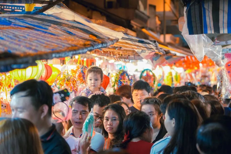 Phố lồng đèn Lương Nhữ Học rực rỡ sắc màu đón Trung thu Phố lồng đèn Lương Nhữ Học rực rỡ sắc màu đón Trung thu