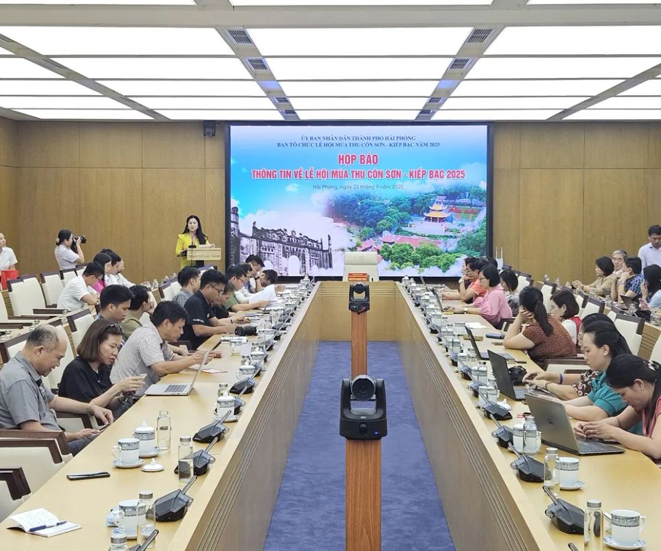 Quang cảnh buổi họp báo