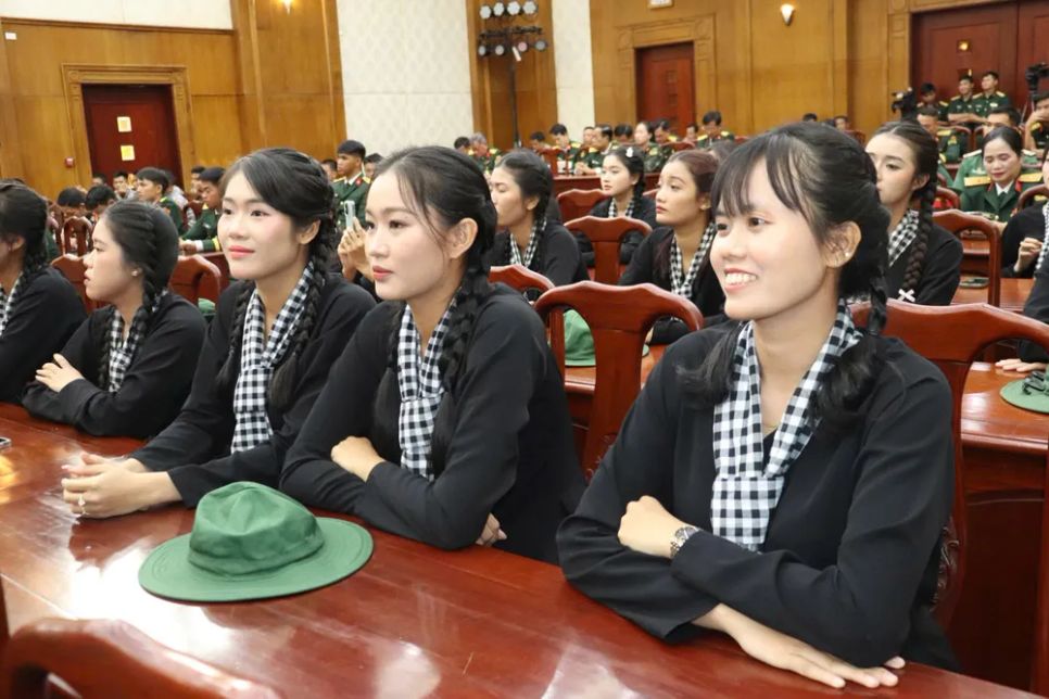 Khối Nữ du kích miền Nam dự lễ tuyên dương