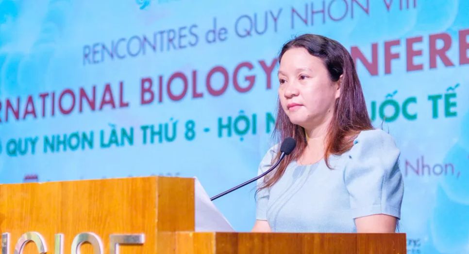 Bà Võ Cao Thị Mộng Hoài, Phó Giám đốc Sở KH-CN tỉnh Gia Lai phát biểu tại hội nghị