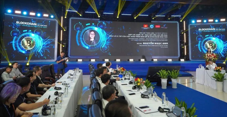 Nhiều đại biểu trong và ngoài nước tham gia Vietnam Blockchain day 2025 bàn về khung thử nghiệm chính sách trong tài sản số. Ảnh: <span style=