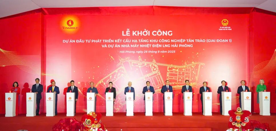Thủ tướng và các đại biểu bấm nút khởi công 2 dự án