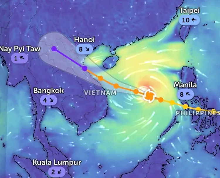 Bão Bualoi di chuyển cực nhanh, có thể đổ bộ miền Trung