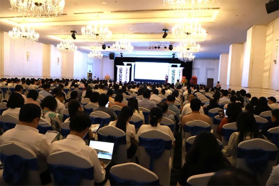 Các đại biểu tham dự hội nghị