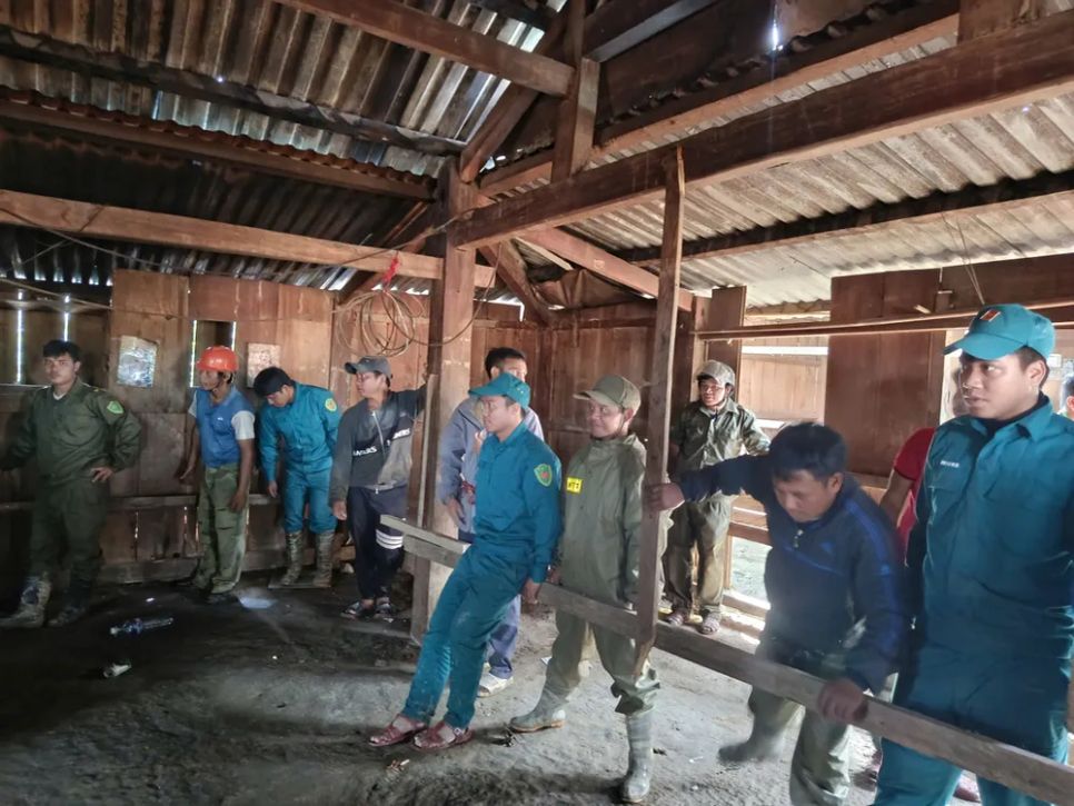 3 thủy điện lớn ở miền Bắc mở 11 cửa xả, Đà Nẵng di dời khẩn 7 ngôi nhà khỏi khu vực sạt lở
