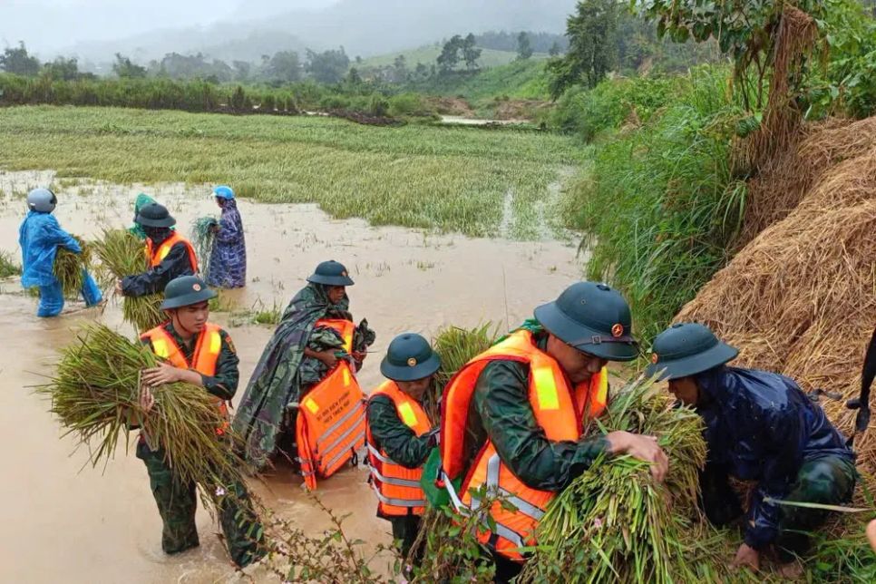 3 thủy điện lớn ở miền Bắc mở 11 cửa xả, Đà Nẵng di dời khẩn 7 ngôi nhà khỏi khu vực sạt lở