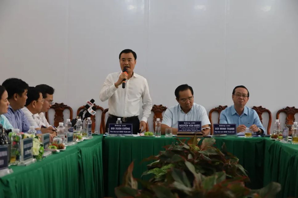 Phó Chủ tịch UBND TPHCM Bùi Xuân Cường phát biểu tại buổi làm việc. Ảnh: QUỐC HÙNG