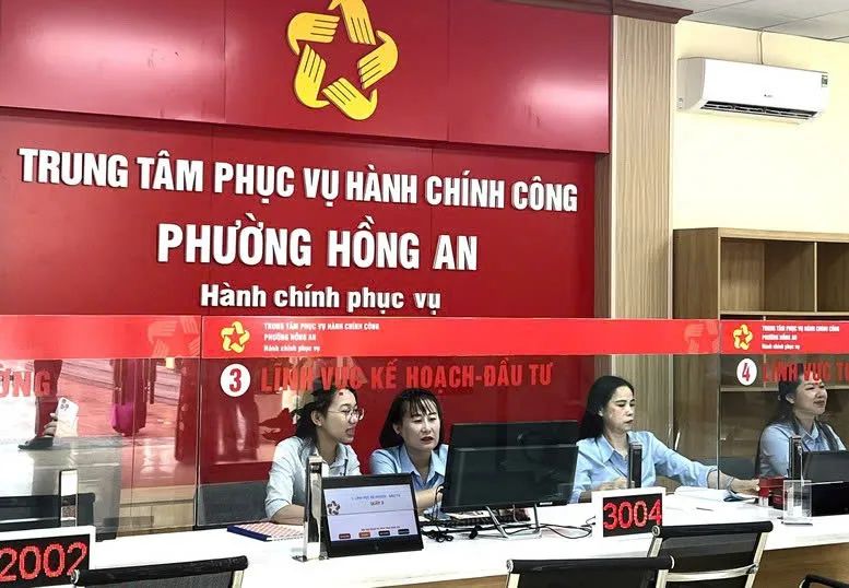 Trung tâm Phục vụ hành chính công phường Hồng An (TP Hải Phòng) với sự hỗ trợ từ hạ tầng truyền số liệu chuyên dùng VNPT, góp phần nâng cao hiệu quả giải quyết thủ tục hành chính cho nhân dân