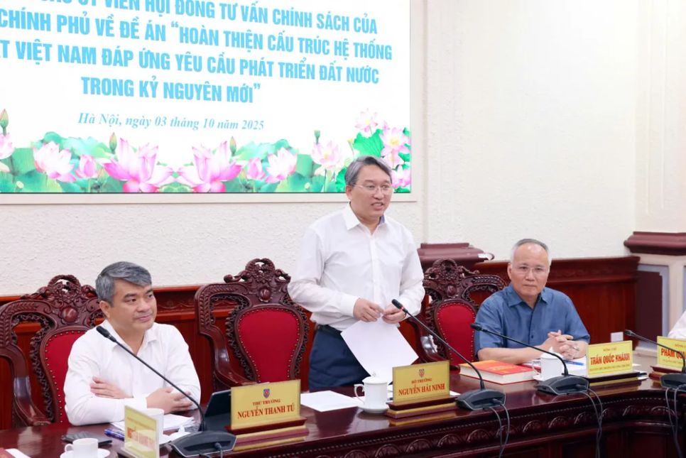 Bộ trưởng Bộ Tư pháp Nguyễn Hải Ninh phát biểu tại cuộc làm việc