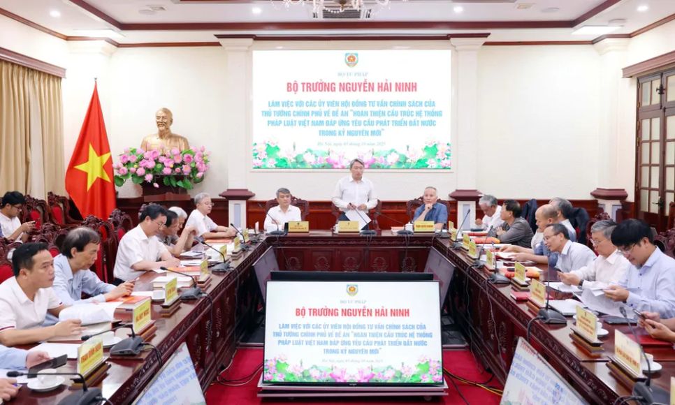 Quang cảnh buổi làm việc