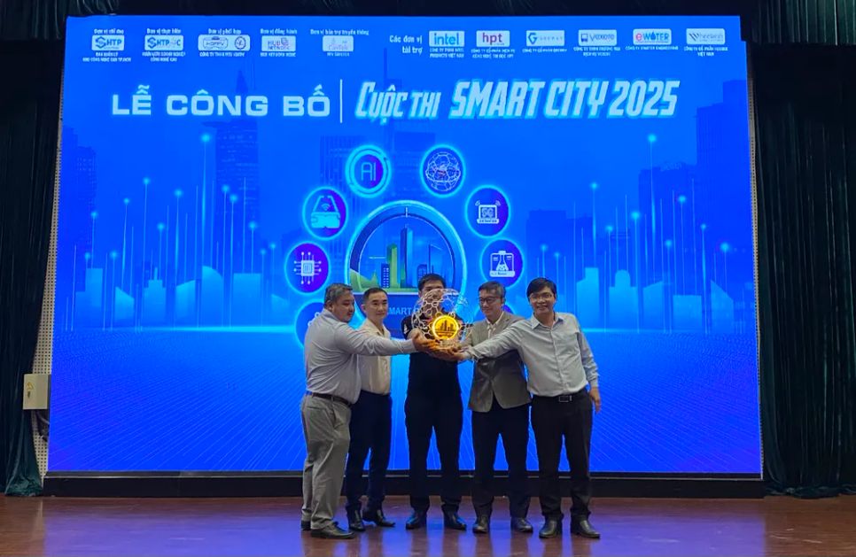 Nghi thức phát động cuộc thi Sáng kiến xây dựng thành phố thông minh năm 2025