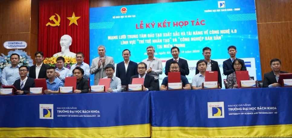 Các thành viên là doanh nghiệp ký kết hợp tác. Ảnh: XUÂN QUỲNH