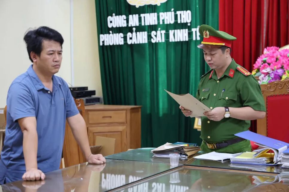 Khởi tố giám đốc sản xuất hàng triệu bình chữa cháy giả