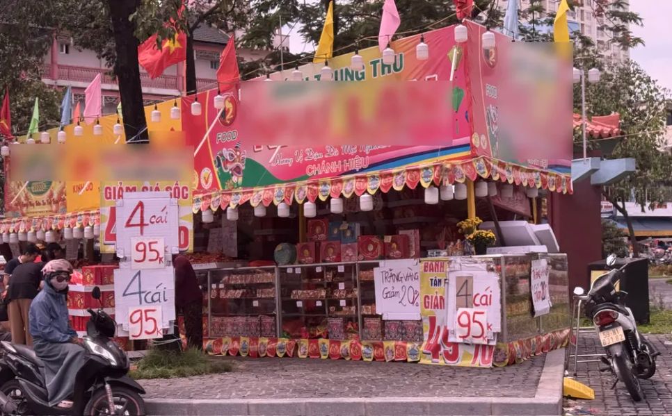 Bán bánh trung thu: Nơi chen chúc, nơi đìu hiu 