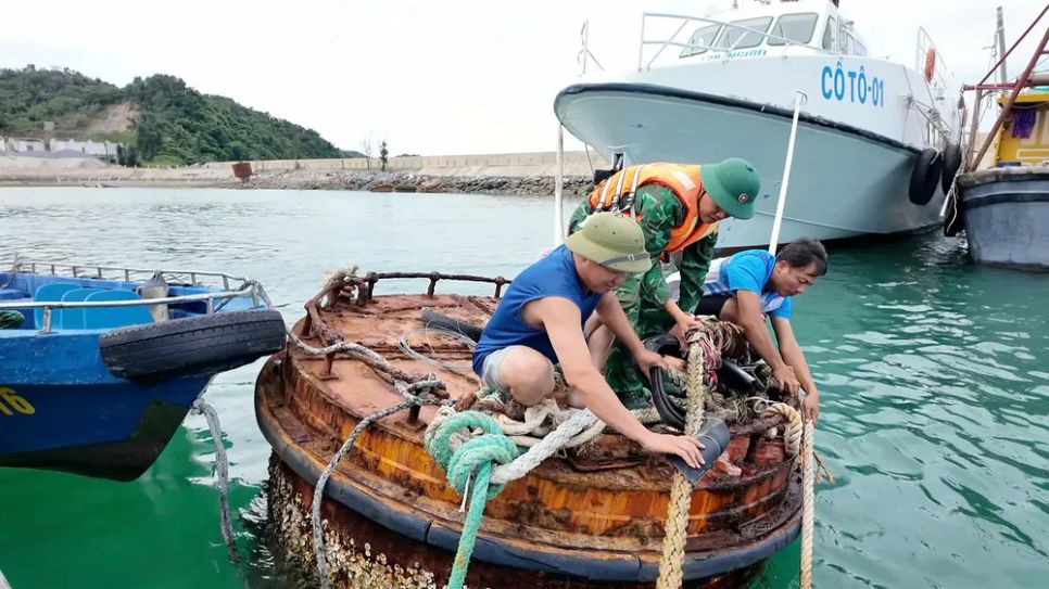 Bão số 11 áp sát đặc khu Cô Tô, còn 11 khách nước ngoài trên đảo