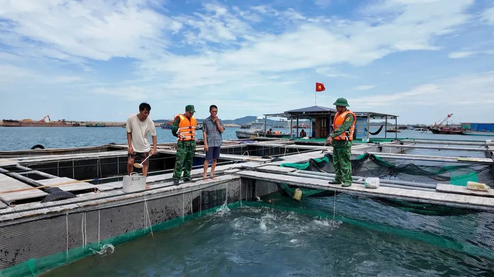 Bão số 11 áp sát đặc khu Cô Tô, còn 11 khách nước ngoài trên đảo