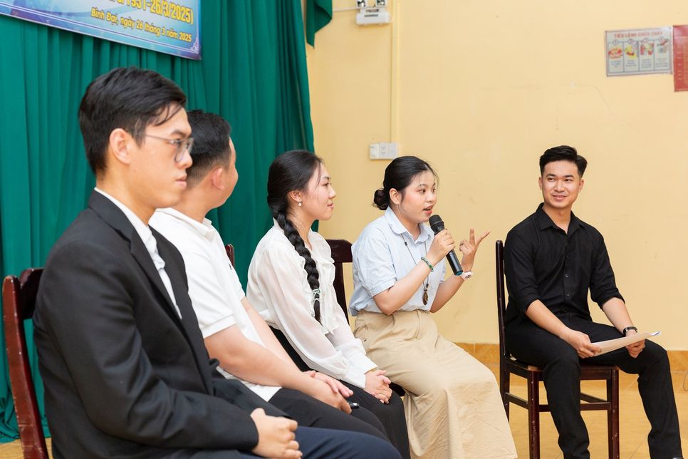 Nhóm thí sinh Giải thưởng Tài năng Lương Văn Can chia sẻ các kinh nghiệm thú vị về hành trang vào đời Nhóm thí sinh Giải thưởng Tài năng Lương Văn Can chia sẻ các kinh nghiệm thú vị về hành trang vào đời