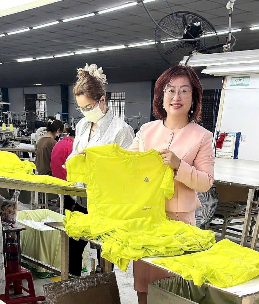 Bà Trần Vĩnh Thụy Diễm Quỳnh - Tổng giám đốc Công ty May H&K Vietnam: Kinh doanh bằng trái tim, sẻ chia bằng hành động Bà Trần Vĩnh Thụy Diễm Quỳnh - Tổng giám đốc Công ty May H&K Vietnam: Kinh doanh bằng trái tim, sẻ chia bằng hành động