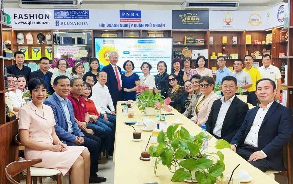 Bà Trần Vĩnh Thụy Diễm Quỳnh - Tổng giám đốc Công ty May H&K Vietnam: Kinh doanh bằng trái tim, sẻ chia bằng hành động Bà Trần Vĩnh Thụy Diễm Quỳnh - Tổng giám đốc Công ty May H&K Vietnam: Kinh doanh bằng trái tim, sẻ chia bằng hành động