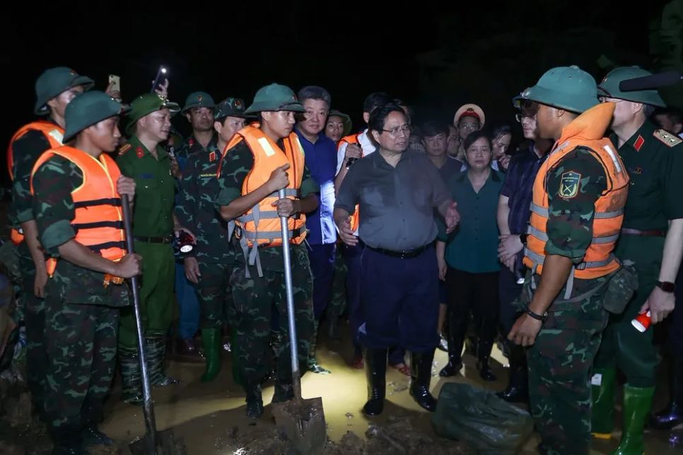 Đêm 9-10, Thủ tướng trực tiếp kiểm tra, chỉ đạo chống lũ Đêm 9-10, Thủ tướng trực tiếp kiểm tra, chỉ đạo chống lũ