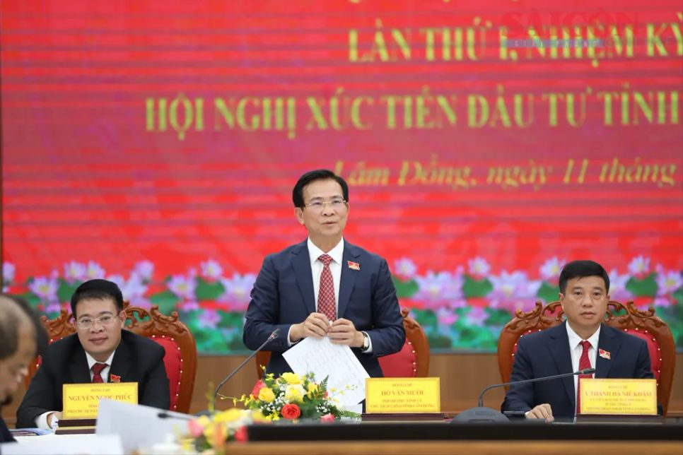 Ông Hồ Văn Mười, Chủ tịch UBND tỉnh Lâm Đồng thông tin tại buổi họp báo. Ảnh: ĐOÀN KIÊN