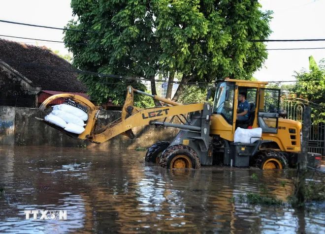 Bắc Ninh dồn sức cứu trợ người dân bị cô lập trong nước lũ Bắc Ninh dồn sức cứu trợ người dân bị cô lập trong nước lũ