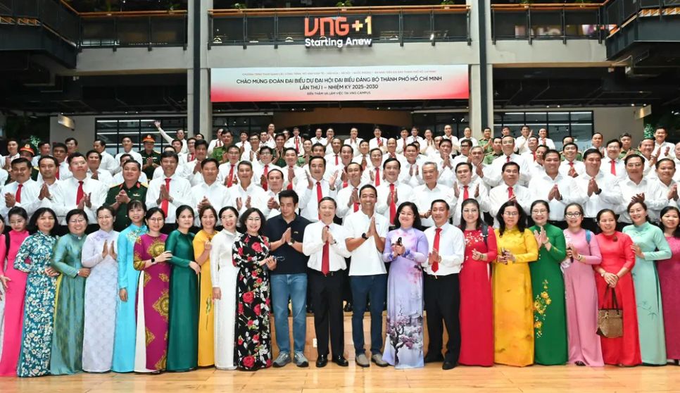 Đoàn đại biểu dự Đại hội Đảng bộ TPHCM tham quan Bảo tàng Lịch sử TPHCM