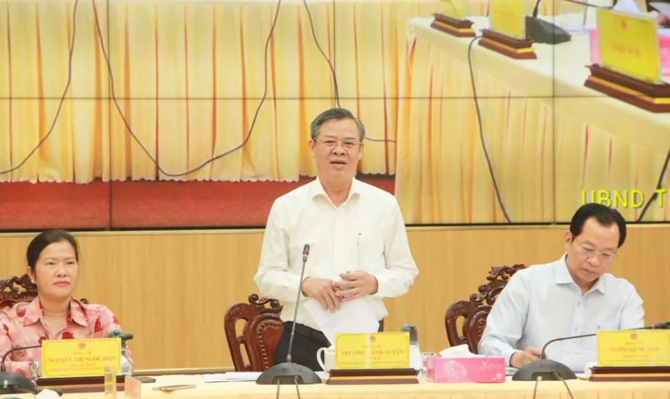 Chủ tịch UBND TP Cần Thơ Trương Cảnh Tuyên phát biểu chỉ đạo tại phiên họp Chủ tịch UBND TP Cần Thơ Trương Cảnh Tuyên phát biểu chỉ đạo tại phiên họp