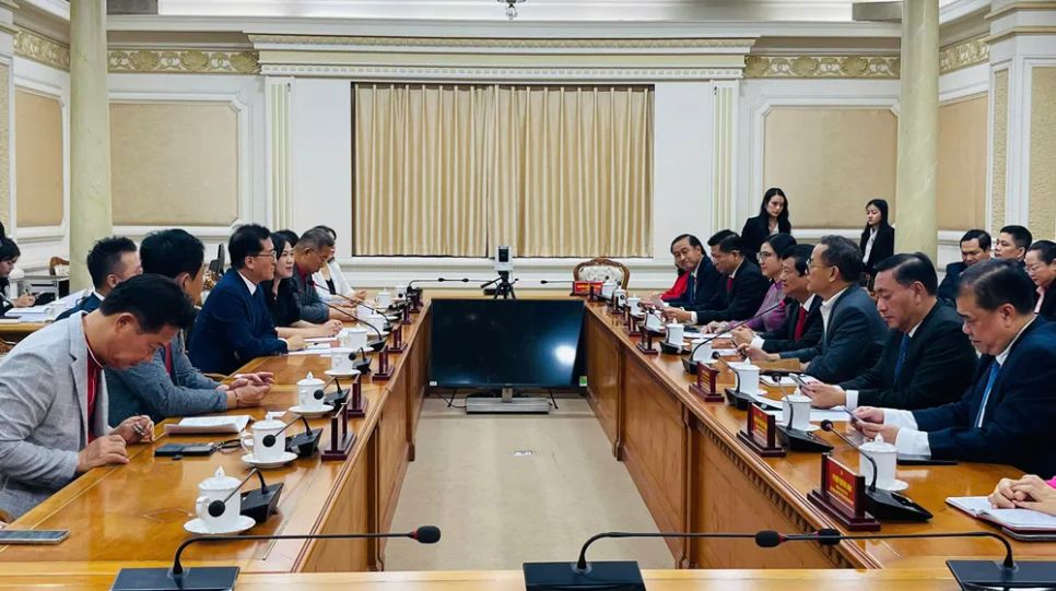 Phó Bí thư Thành ủy, Chủ tịch HĐND TPHCM Võ Văn Minh tiếp đoàn đại biểu Hội đồng TP Daejeon (Hàn Quốc). Ảnh: PHƯƠNG NAM Phó Bí thư Thành ủy, Chủ tịch HĐND TPHCM Võ Văn Minh tiếp đoàn đại biểu Hội đồng TP Daejeon (Hàn Quốc). Ảnh: PHƯƠNG NAM