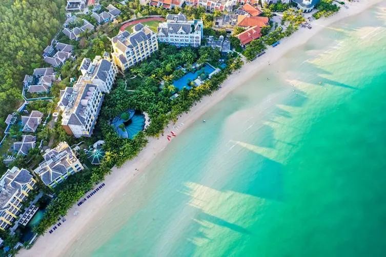 JW Marriott Phu Quoc Emerald Bay Resort nhận 2 giải thưởng lớn: Khu nghỉ dưỡng & spa sang trọng hàng đầu châu Á 2025, Khu nghỉ dưỡng tiệc cưới sang trọng hàng đầu châu Á 2025 JW Marriott Phu Quoc Emerald Bay Resort nhận 2 giải thưởng lớn: Khu nghỉ dưỡng & spa sang trọng hàng đầu châu Á 2025, Khu nghỉ dưỡng tiệc cưới sang trọng hàng đầu châu Á 2025