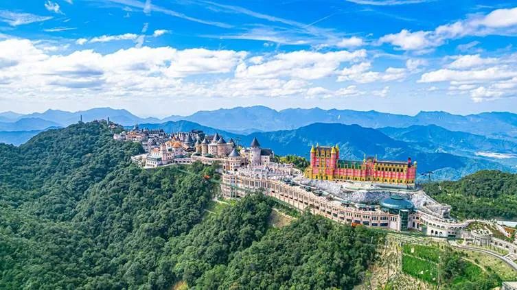 Khu du lịch Sun World Ba Na Hills một lần nữa được vinh danh Khu du lịch chủ đề hàng đầu châu Á Khu du lịch Sun World Ba Na Hills một lần nữa được vinh danh Khu du lịch chủ đề hàng đầu châu Á