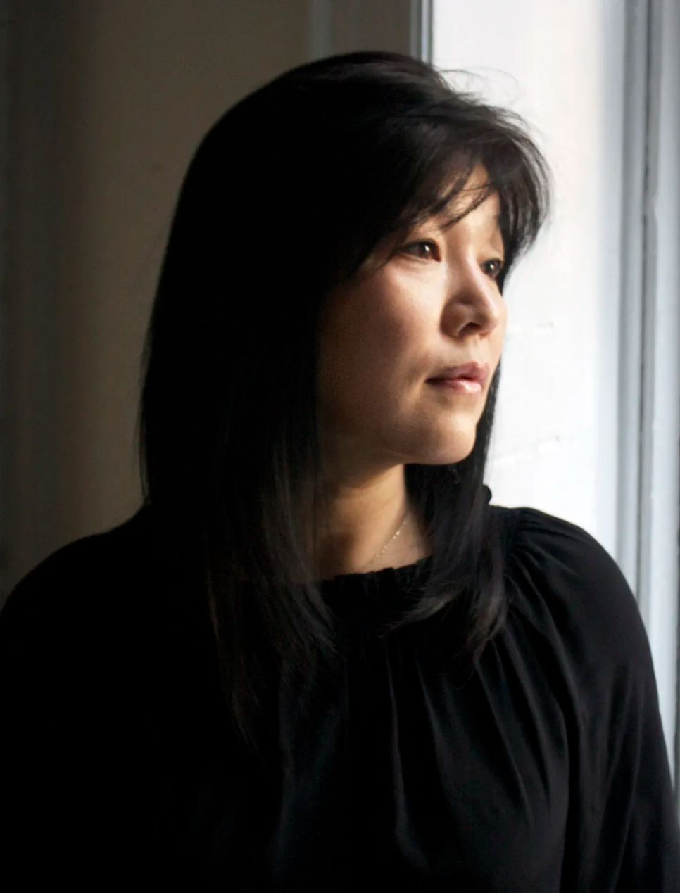 Nhà văn Shin Kyung-Sook nổi tiếng khắp thế giới từ năm 2009 khi ra mắt tiểu thuyết 