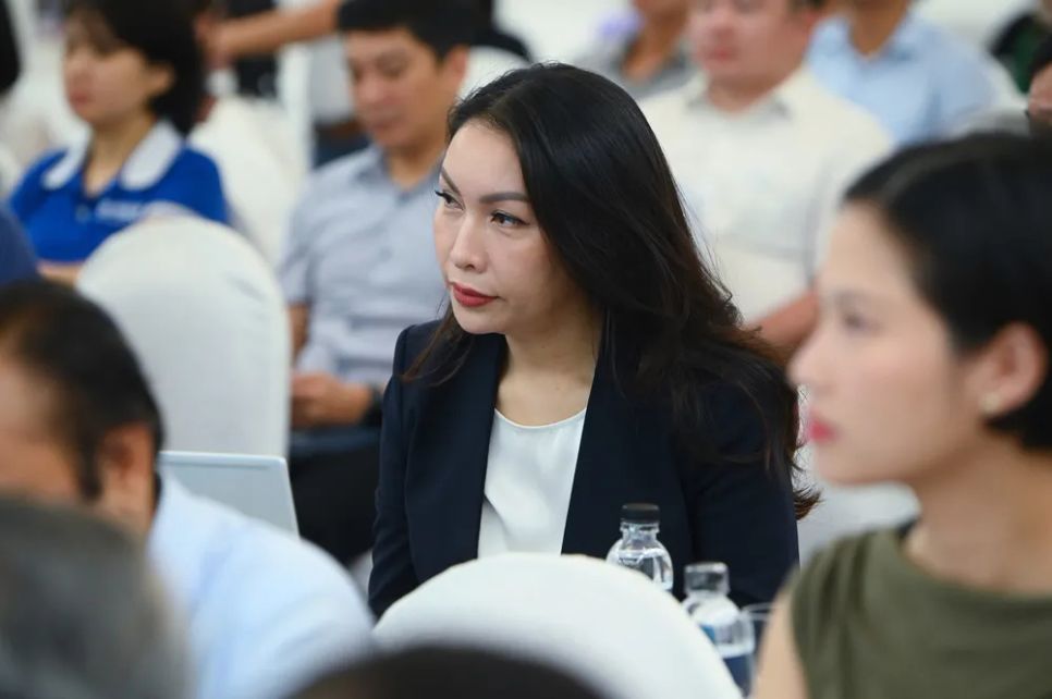 Các đại biểu dự diễn đàn sáng 18-10 Các đại biểu dự diễn đàn sáng 18-10