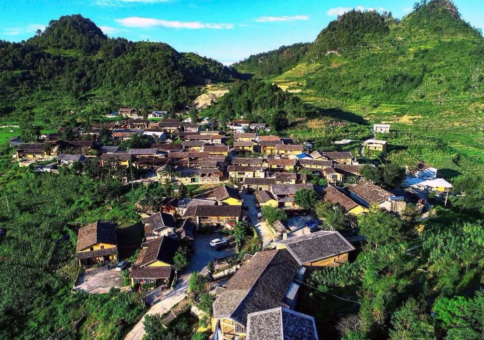 Thôn Lô Lô Chải (tỉnh Tuyên Quang) Thôn Lô Lô Chải (tỉnh Tuyên Quang)