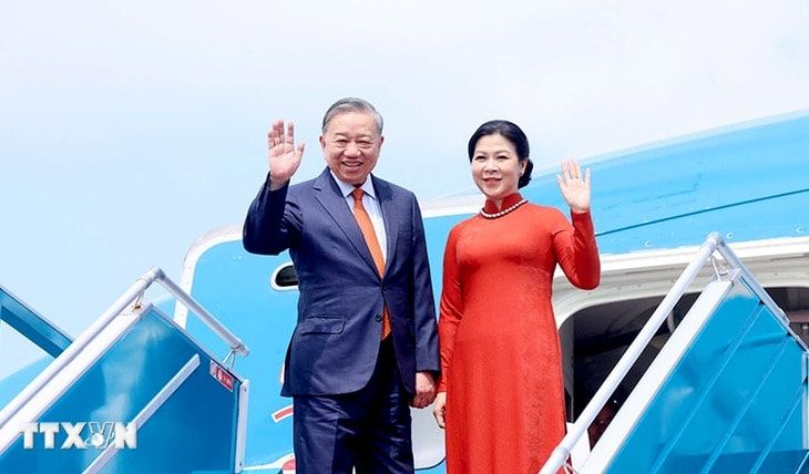 Tổng Bí thư Tô Lâm cùng Phu nhân và đoàn đại biểu cấp cao lên đường thăm chính thức Cộng hòa Phần Lan. Ảnh: TTXVN Tổng Bí thư Tô Lâm cùng Phu nhân và đoàn đại biểu cấp cao lên đường thăm chính thức Cộng hòa Phần Lan. Ảnh: TTXVN