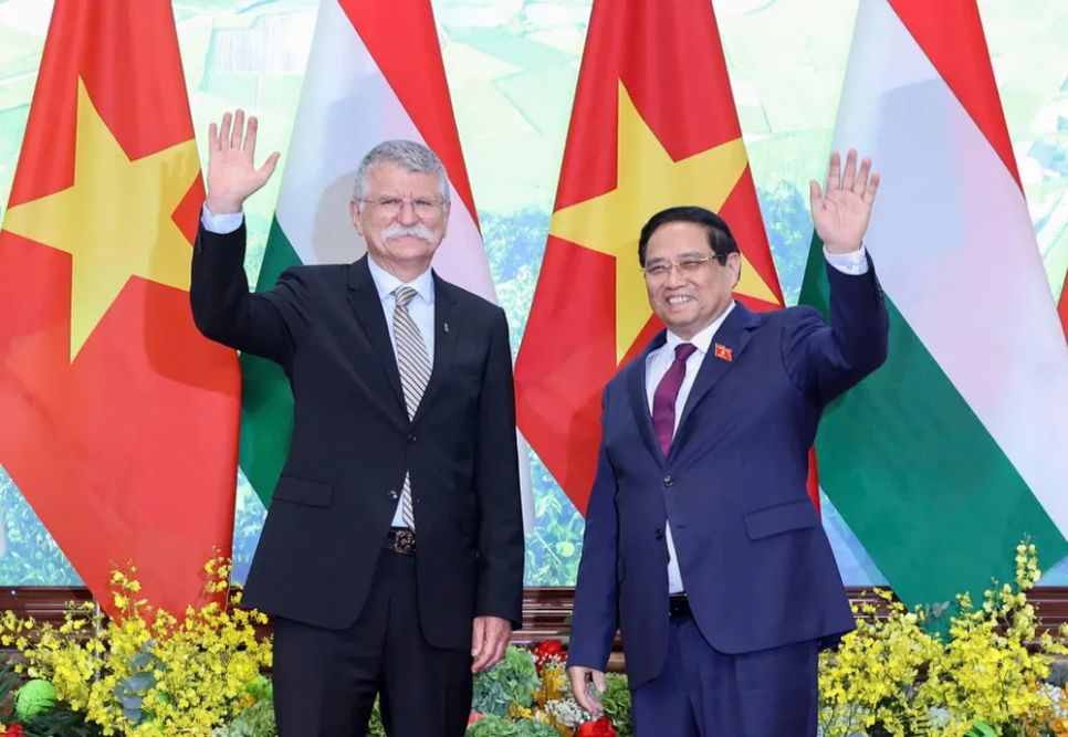 Thủ tướng Phạm Minh Chính tiếp Chủ tịch Quốc hội Hungary Kover Laszlo. Ảnh: VIẾT CHUNG