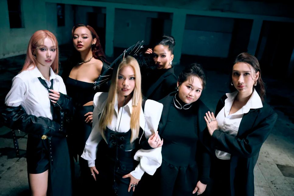 Phương Vy Idol kết hợp với dàn 