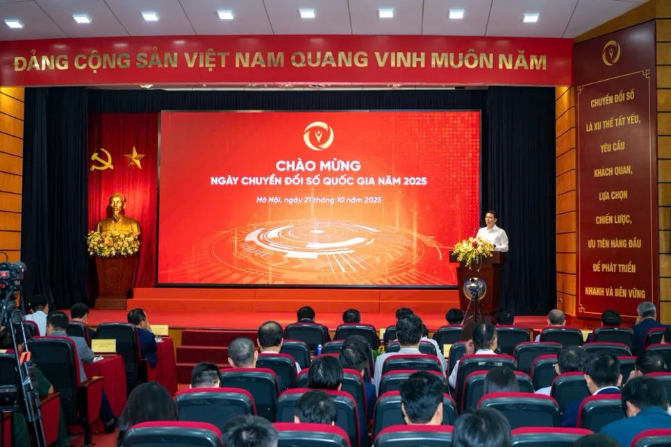 Quang cảnh chương trình tại điểm cầu Hà Nội Quang cảnh chương trình tại điểm cầu Hà Nội
