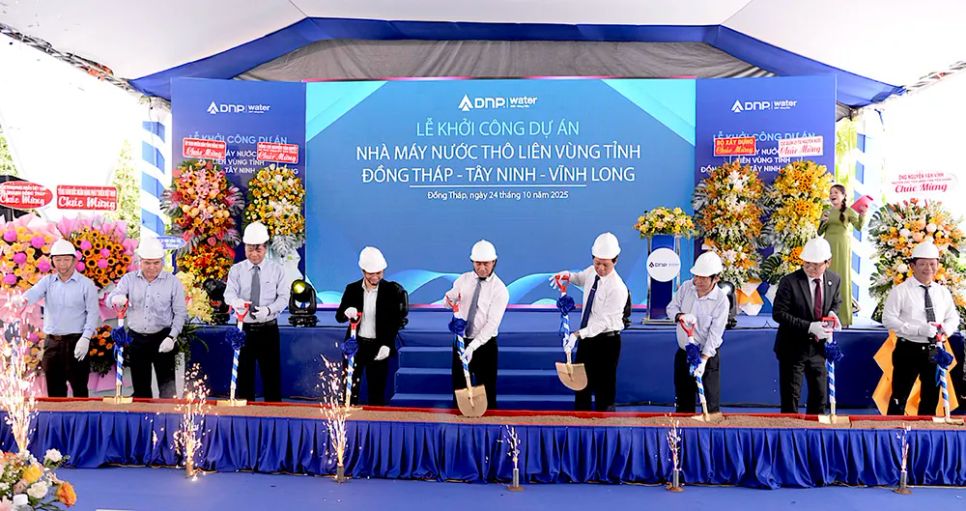Nghi thức khởi công. Ảnh: MT Nghi thức khởi công. Ảnh: MT