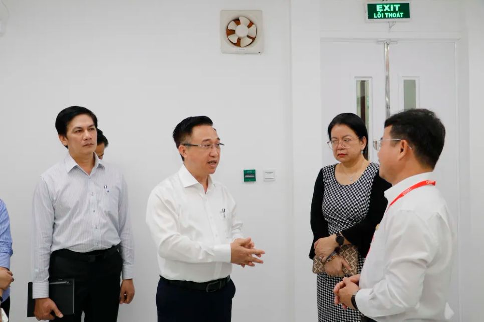 Phó Bí thư Thành ủy TPHCM trao đổi cùng lãnh đạo QTSC Phó Bí thư Thành ủy TPHCM trao đổi cùng lãnh đạo QTSC