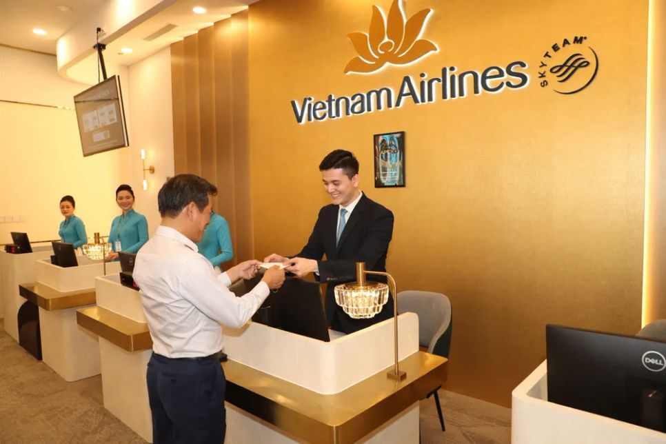 Hành khách không cần phải xếp hàng làm thủ tục. Trong ảnh, hành khách trải nghiệm dịch vụ tại Check-in Lounge Hành khách không cần phải xếp hàng làm thủ tục. Trong ảnh, hành khách trải nghiệm dịch vụ tại Check-in Lounge
