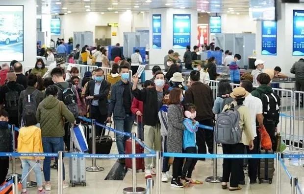 Sân bay Nội Bài đón hơn 25 triệu lượt khách, phục vụ các đợt cao điểm A50, A80 Sân bay Nội Bài đón hơn 25 triệu lượt khách, phục vụ các đợt cao điểm A50, A80