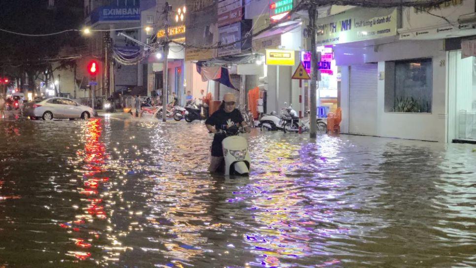 ĐBSCL: Lũ kết hợp triều cường gây lở đê, ngập nặng nhiều nơi ĐBSCL: Lũ kết hợp triều cường gây lở đê, ngập nặng nhiều nơi