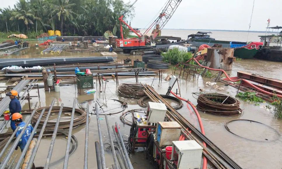 ĐBSCL: Lũ kết hợp triều cường gây lở đê, ngập nặng nhiều nơi ĐBSCL: Lũ kết hợp triều cường gây lở đê, ngập nặng nhiều nơi